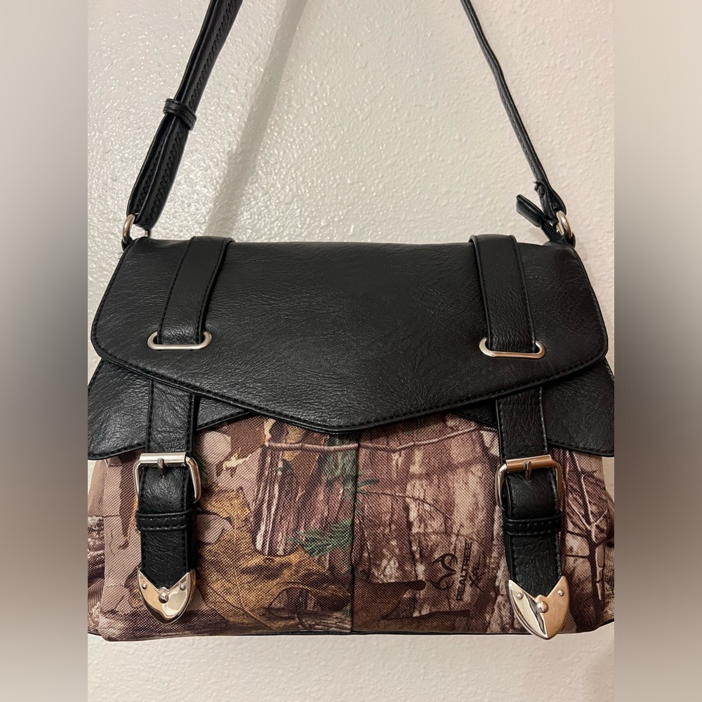 REALTREE Concealed Carry Handbag - Picture 2 of 16